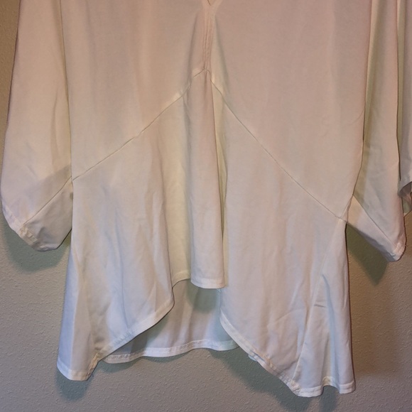 Aeom soft white blouse size M - Picture 4 of 7